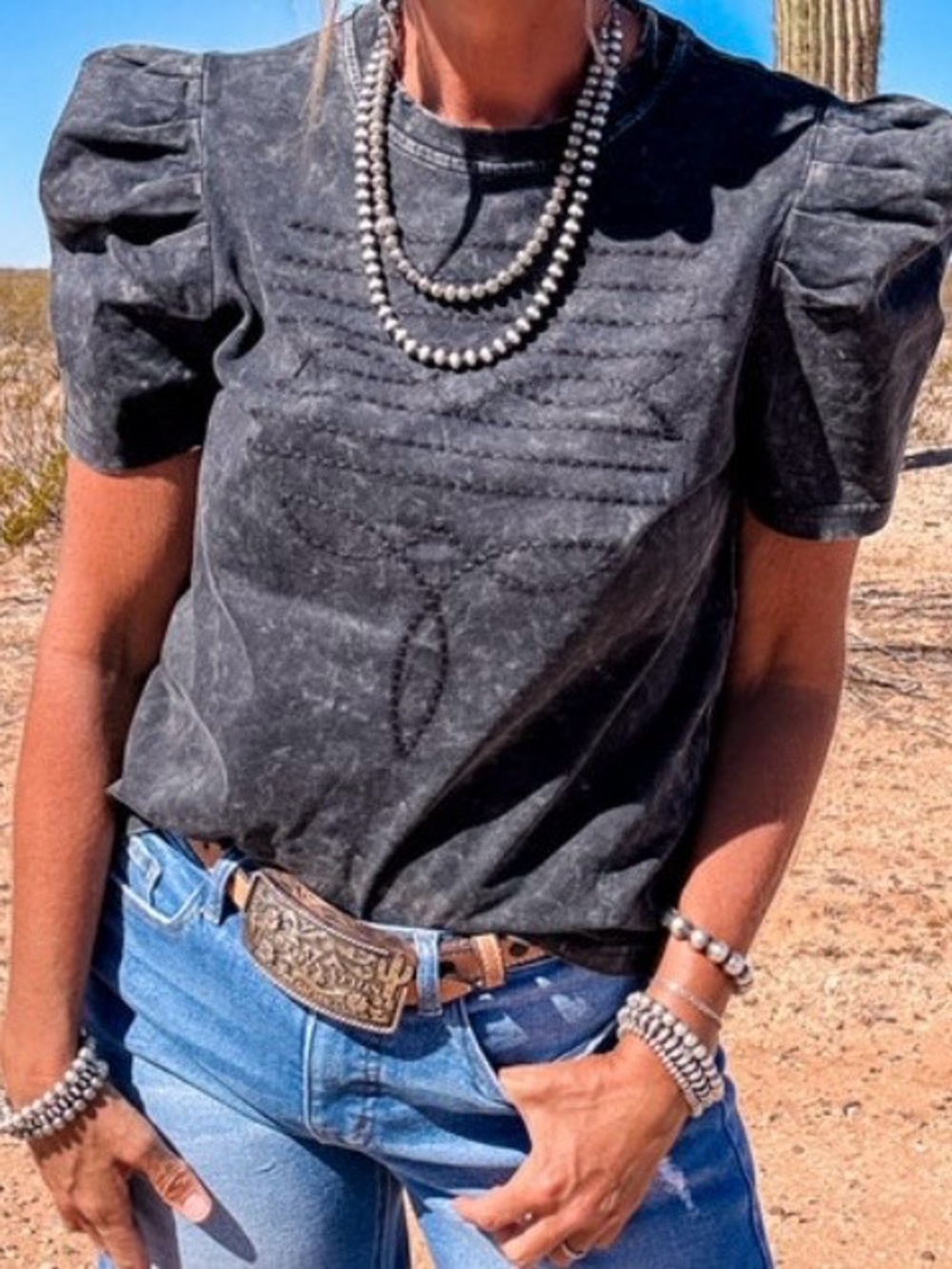 Lucky and Blessed boot stitch puff sleeve tee, M